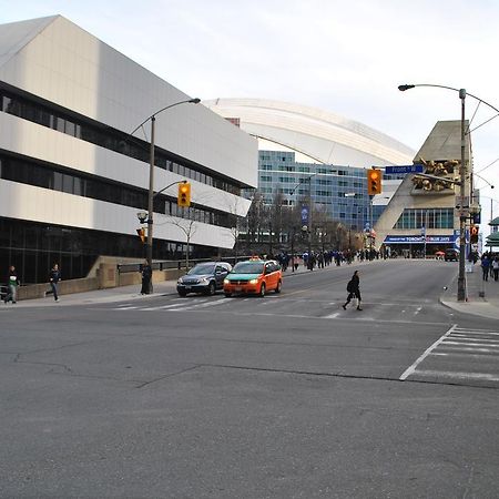 Livingsuites Toronto - 20 Blue Jays Way Exterior foto